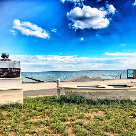 Schwimmendes Heimathafen 船屋 Großenbrode