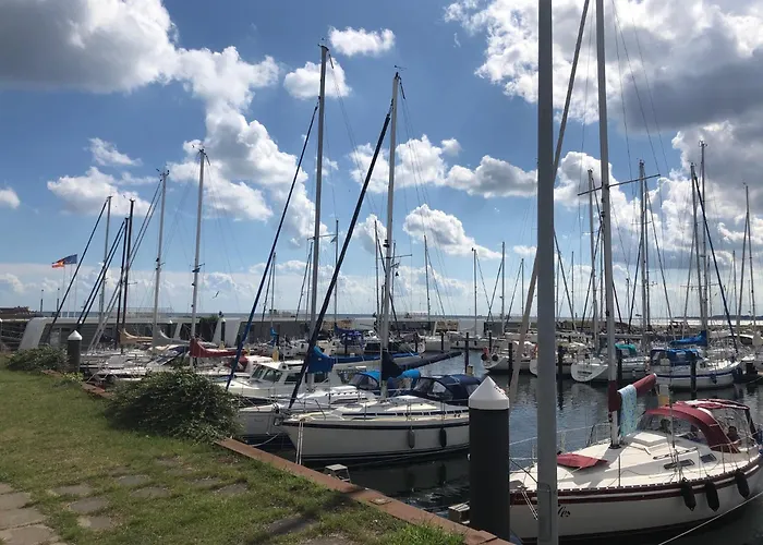 Botel Schwimmendes Heimathafen *